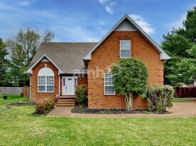 1617 E Blairmont Dr in Lebanon, TN - Building Photo