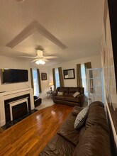 1016 NE Quincy St in Topeka, KS - Foto de edificio - Building Photo