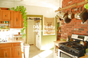 55 Victoria St, Unit 2 in Somerville, MA - Building Photo