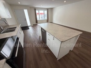 575 Syndicate Ave S in Thunder Bay, ON - Building Photo - Building Photo