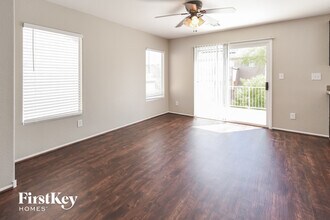 613 Belsay Castle Ct in Las Vegas, NV - Building Photo - Building Photo