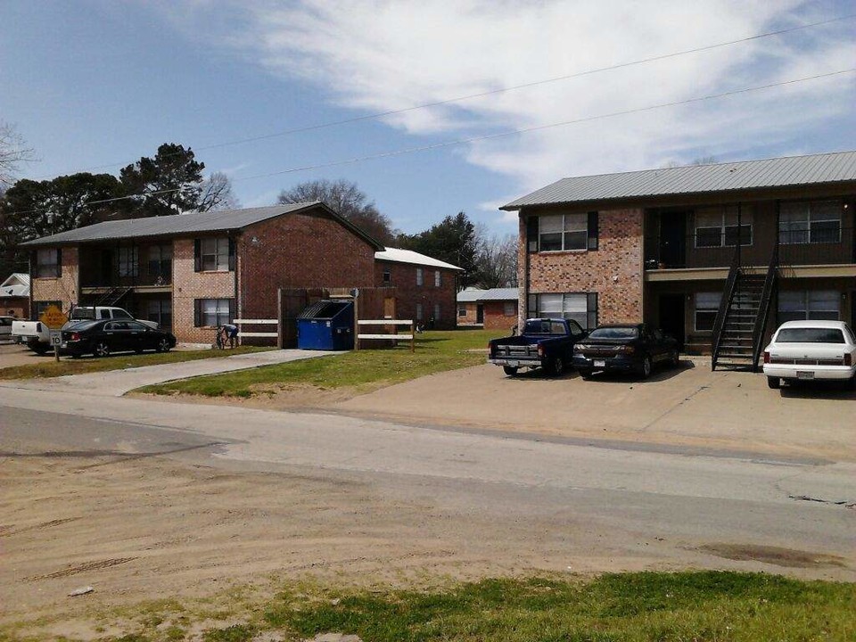 Ingram Court in Brownsboro, TX - Building Photo