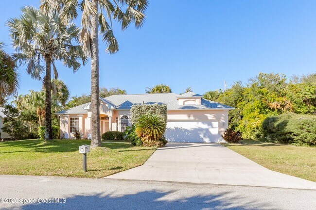 216 3rd Ave in Indialantic, FL - Building Photo - Building Photo