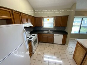 1810 Farm Way in Middleburg, FL - Foto de edificio - Building Photo