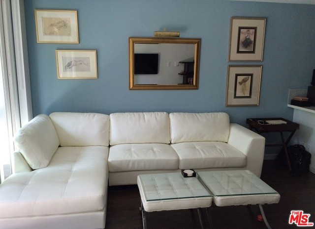 1920 Hillcrest Rd-Unit -12A in Los Angeles, CA - Building Photo - Building Photo