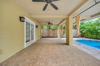 3040 Lucaya St in Miami, FL - Building Photo - Building Photo