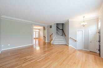 43148 Katama Sq in Chantilly, VA - Building Photo - Building Photo