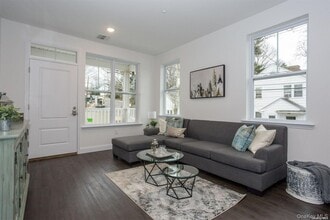 1046 New York Ave in Huntington Station, NY - Building Photo - Building Photo