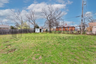 1106 Inverness Dr in Wichita, KS - Building Photo - Building Photo
