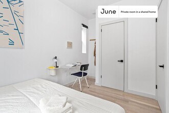 Room in Shared 4.0 bed/3 bath home in New York, NY - Building Photo - Building Photo