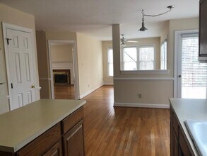 1005 New Dover Rd in Apex, NC - Building Photo - Building Photo