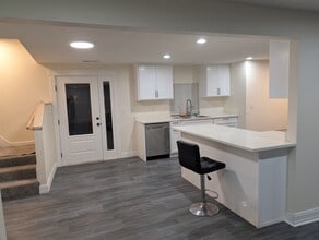 3603 Sunnyview Rd NE in Salem, OR - Building Photo - Building Photo