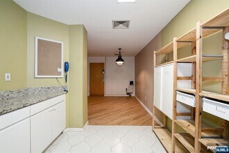 364 Palisade Ave in Cliffside Park, NJ - Building Photo - Building Photo