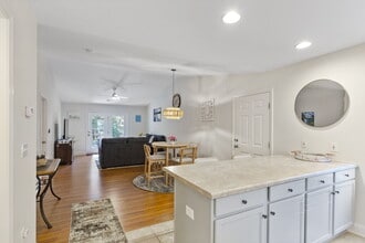 232 Tamarack Dr in Seneca, SC - Building Photo - Building Photo
