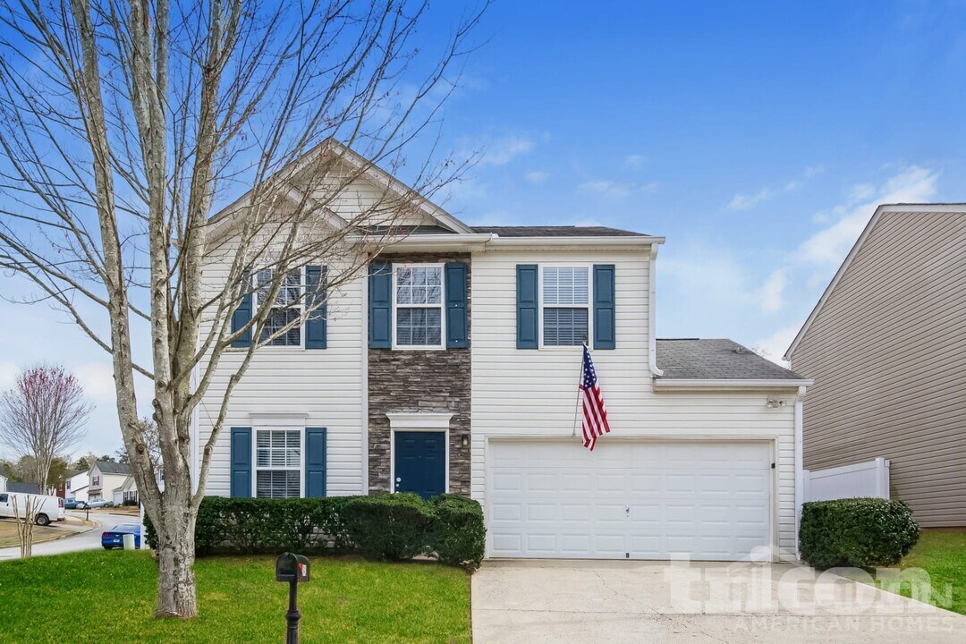 242 Oak Grove Way in Acworth, GA - Foto de edificio