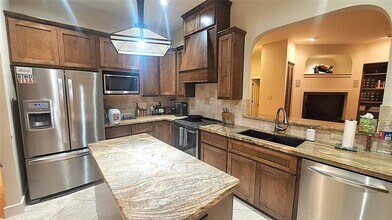 130 Squires Dr in Lakeway, TX - Building Photo - Building Photo