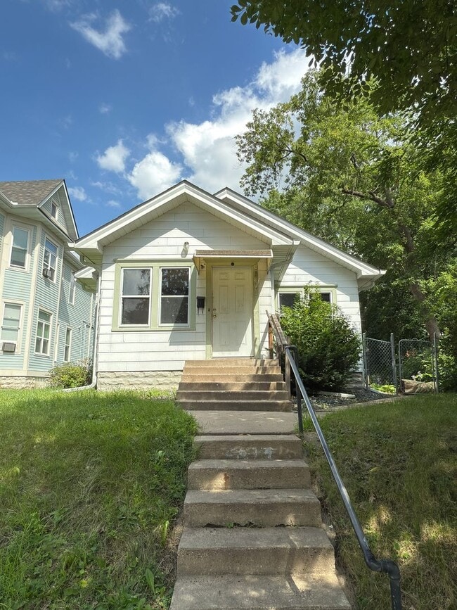 property at 2614 Dupont Ave N