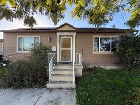 3850 Massachusetts Ave in La Mesa, CA - Building Photo