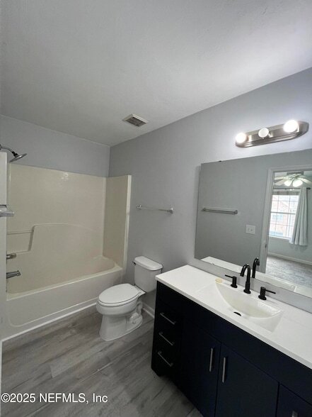 3057 Camelliawood Cir E in Tallahassee, FL - Building Photo - Building Photo