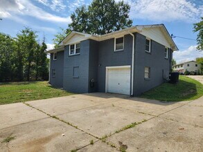 102 Evergreen Ct in Hendersonville, TN - Foto de edificio - Building Photo