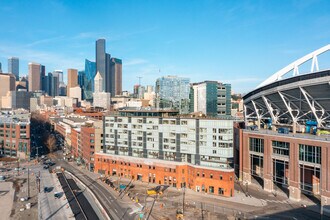 Gridiron in Seattle, WA - Building Photo - Building Photo