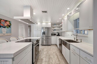 14 NE 5th St in Delray Beach, FL - Foto de edificio - Building Photo