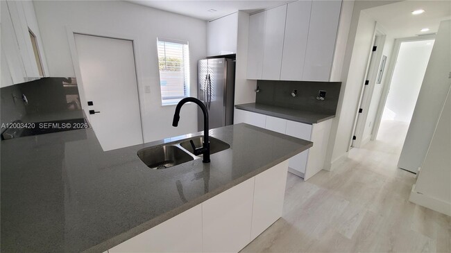 215 Zamora Ave in Coral Gables, FL - Building Photo - Building Photo