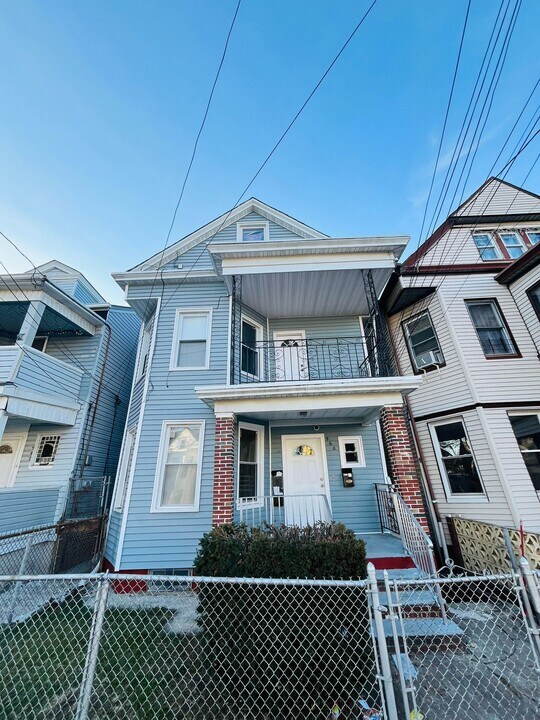 960 Madison Ave in Paterson, NJ - Building Photo