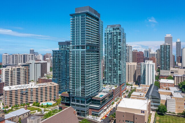 Old Town Park Tower 3 in Chicago, IL - Building Photo - Primary Photo