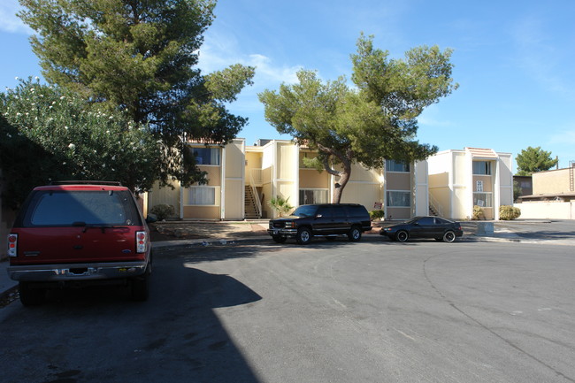 20 Gold Bar Ct in Las Vegas, NV - Building Photo - Building Photo