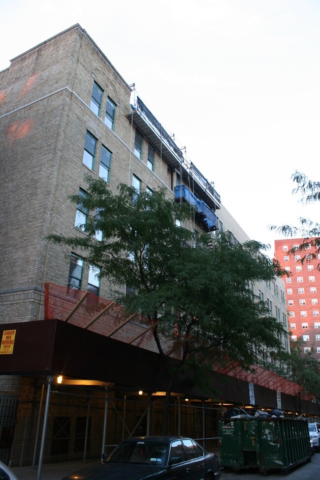 UAC III in Bronx, NY - Building Photo - Building Photo