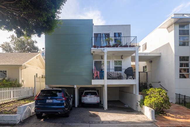 Ocean Park Apartments in Santa Monica, CA - Building Photo - Building Photo