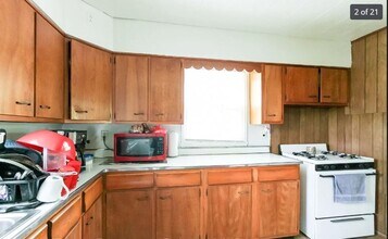 2304 S Pershing Dr in Muncie, IN - Building Photo - Building Photo