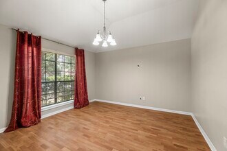 9109 Benwick St in Spring, TX - Foto de edificio - Building Photo