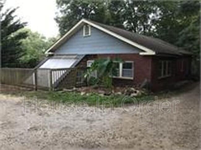 15 Conestee Pl in Asheville, NC - Building Photo - Building Photo