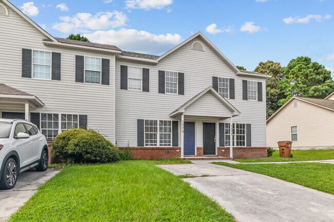 1075 W Pueblo Dr in Jacksonville, NC - Building Photo - Building Photo