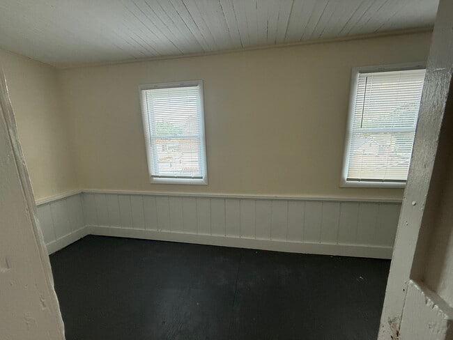 15 Cherry St, Unit 2 in Derby, CT - Building Photo - Building Photo