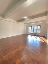 160 W 73rd St, Unit 2G in New York, NY - Building Photo