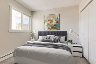 Matthew Manor in Medicine Hat, AB - Building Photo - Building Photo