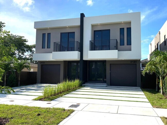 property at 313 SW 10th St