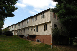 Shangri-La Townhomes in Plum, PA - Building Photo - Building Photo