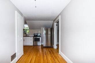 715 Watson Ave., Unit C in Winston-Salem, NC - Foto de edificio - Building Photo