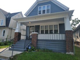 2911 N 9th St, Unit 2911-A in Milwaukee, WI - Building Photo