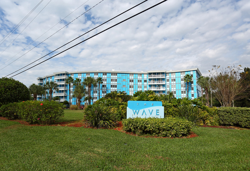 The Wave Condos in St. Petersburg, FL - Building Photo