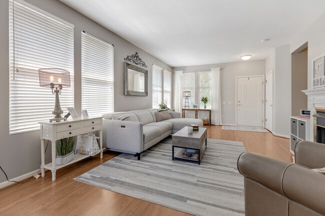 13149 Shirley Ln in Huntley, IL - Building Photo - Building Photo