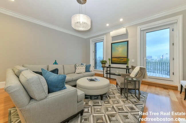 214 Beacon St, Unit 3 in Boston, MA - Foto de edificio - Building Photo