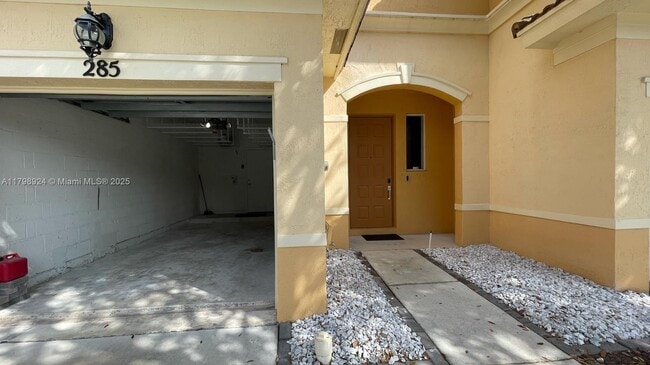 property at 285 River Bluff Ln