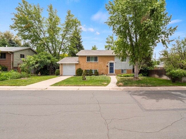 766 W Davies Way