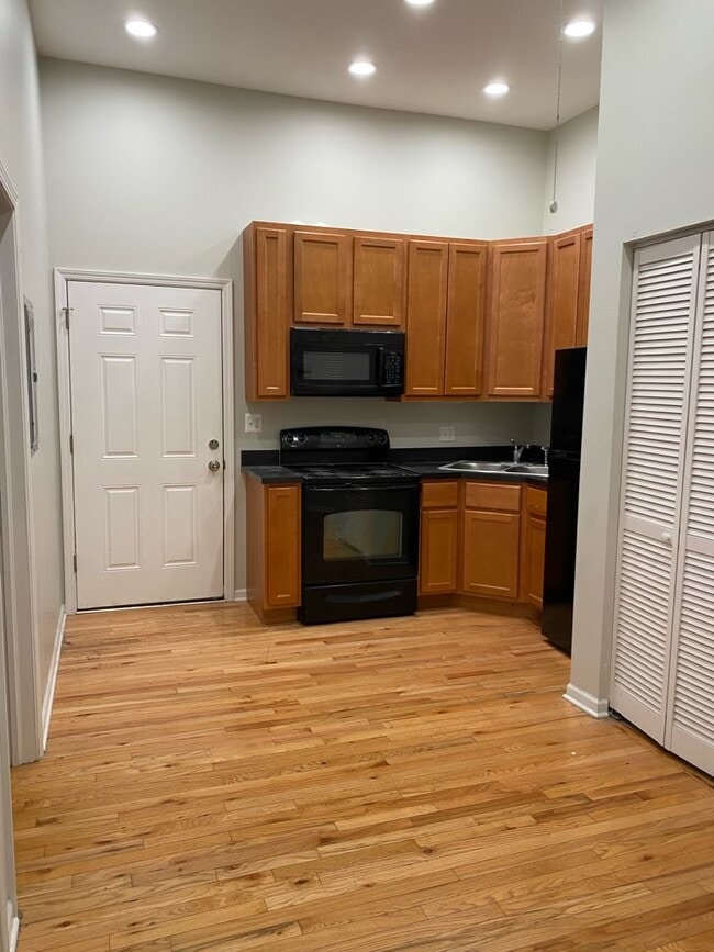 2712 W North Ave, Unit 2B in Chicago, IL - Building Photo - Building Photo