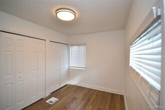 23833 John R Rd in Hazel Park, MI - Building Photo - Building Photo